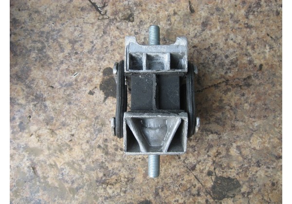 подушка, (опора двигуна задня) Renault 21, 7700766126